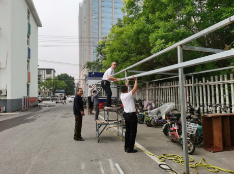 三公司启旧利废为职工搭建爱车“避风港”